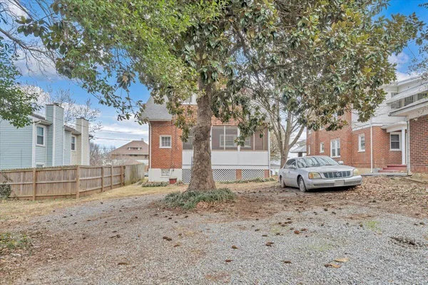 $2,000 | 1144 Wasena Avenue Southwest, Roanoke, VA 24015