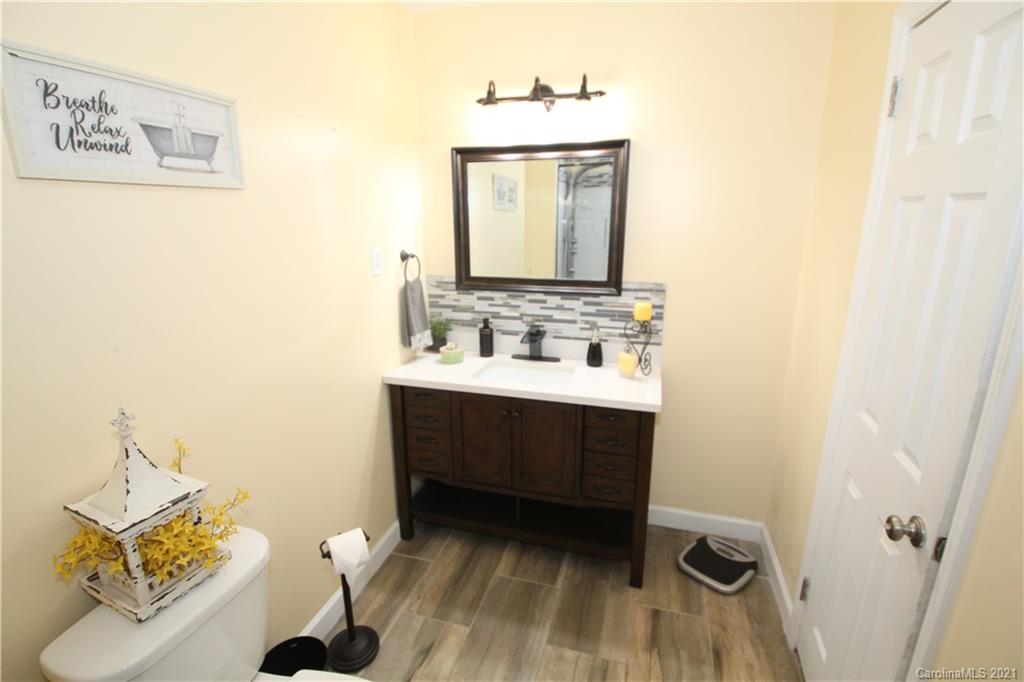 218 Kimmswick Road Charlotte, NC 28214 - Photo 16 of 32 Gallery Image 16