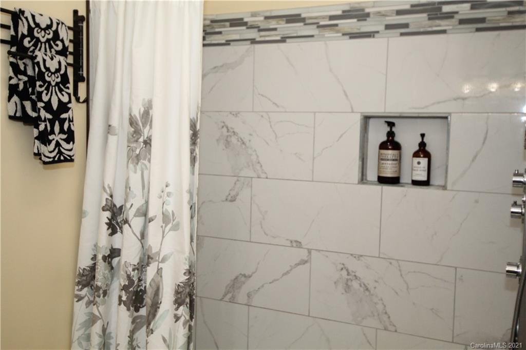 218 Kimmswick Road Charlotte, NC 28214 - Photo 18 of 32 Gallery Image 18