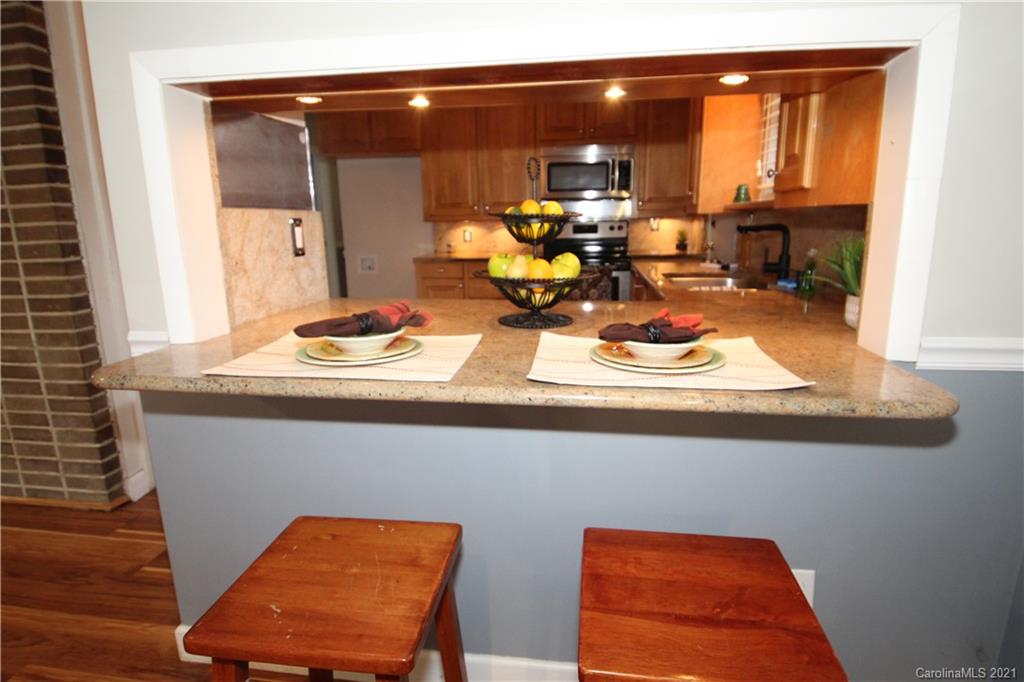 218 Kimmswick Road Charlotte, NC 28214 - Photo 6 of 32 Gallery Image 6