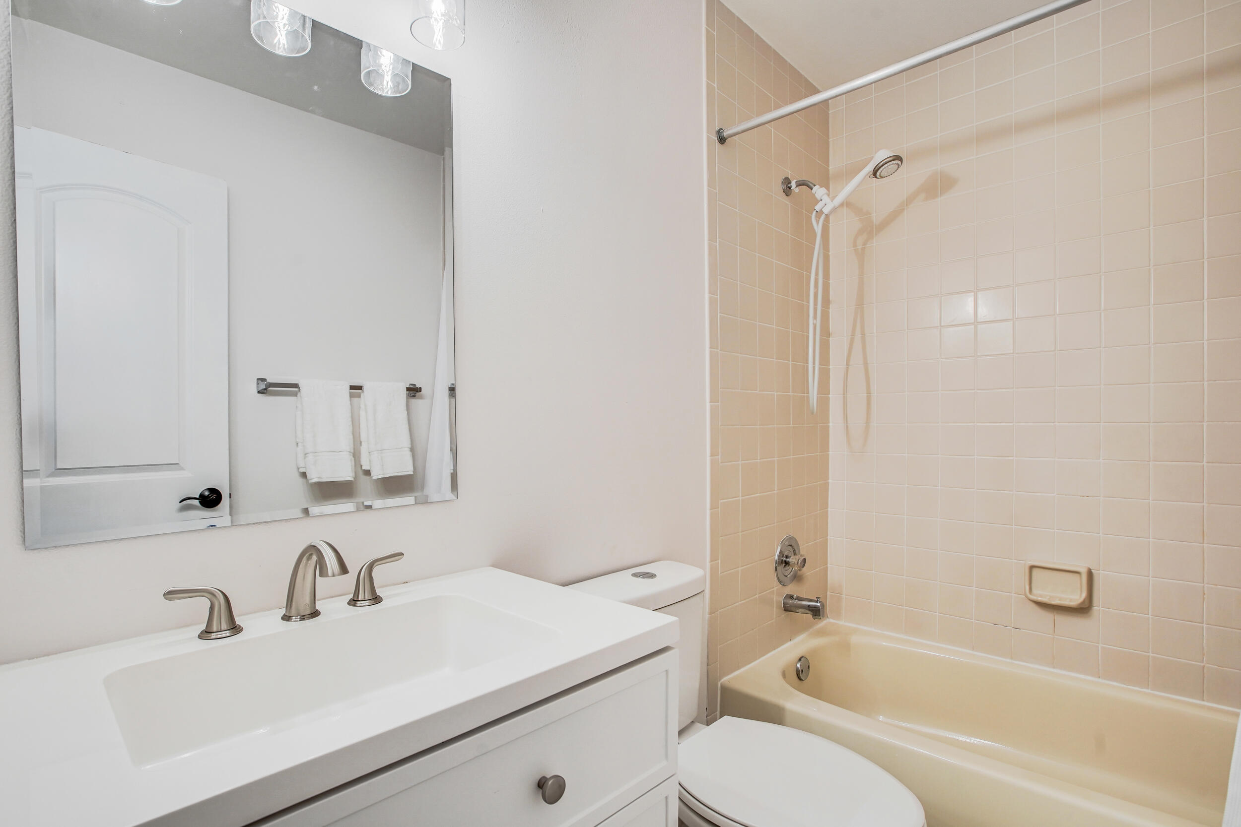 6846 Via Regina Boca Raton, FL 33433 - Photo 17 of 22 New Second Full Bathroom