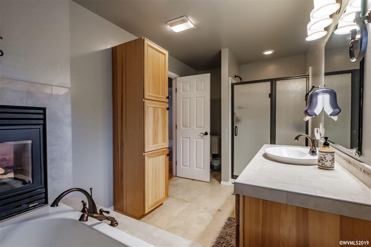 5854 Timber Ridge Drive Southeast Salem, OR 97317 - Photo 27 of 42