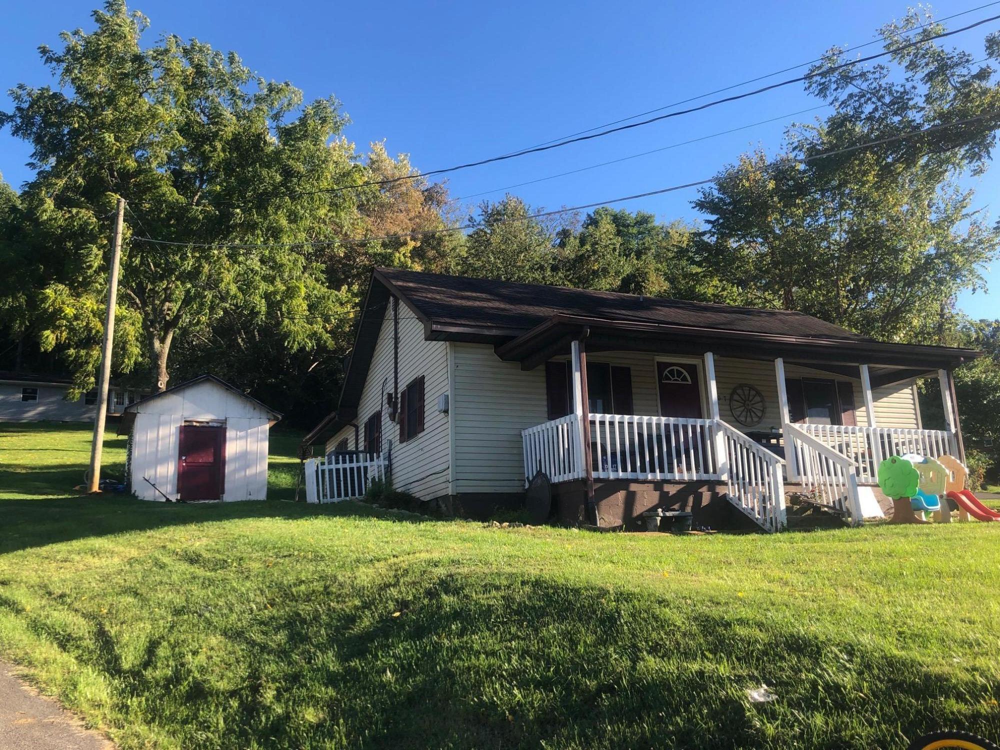 105-107 Sims Hill Road Elizabethton, TN 37643 - Photo 1 of 16 Front