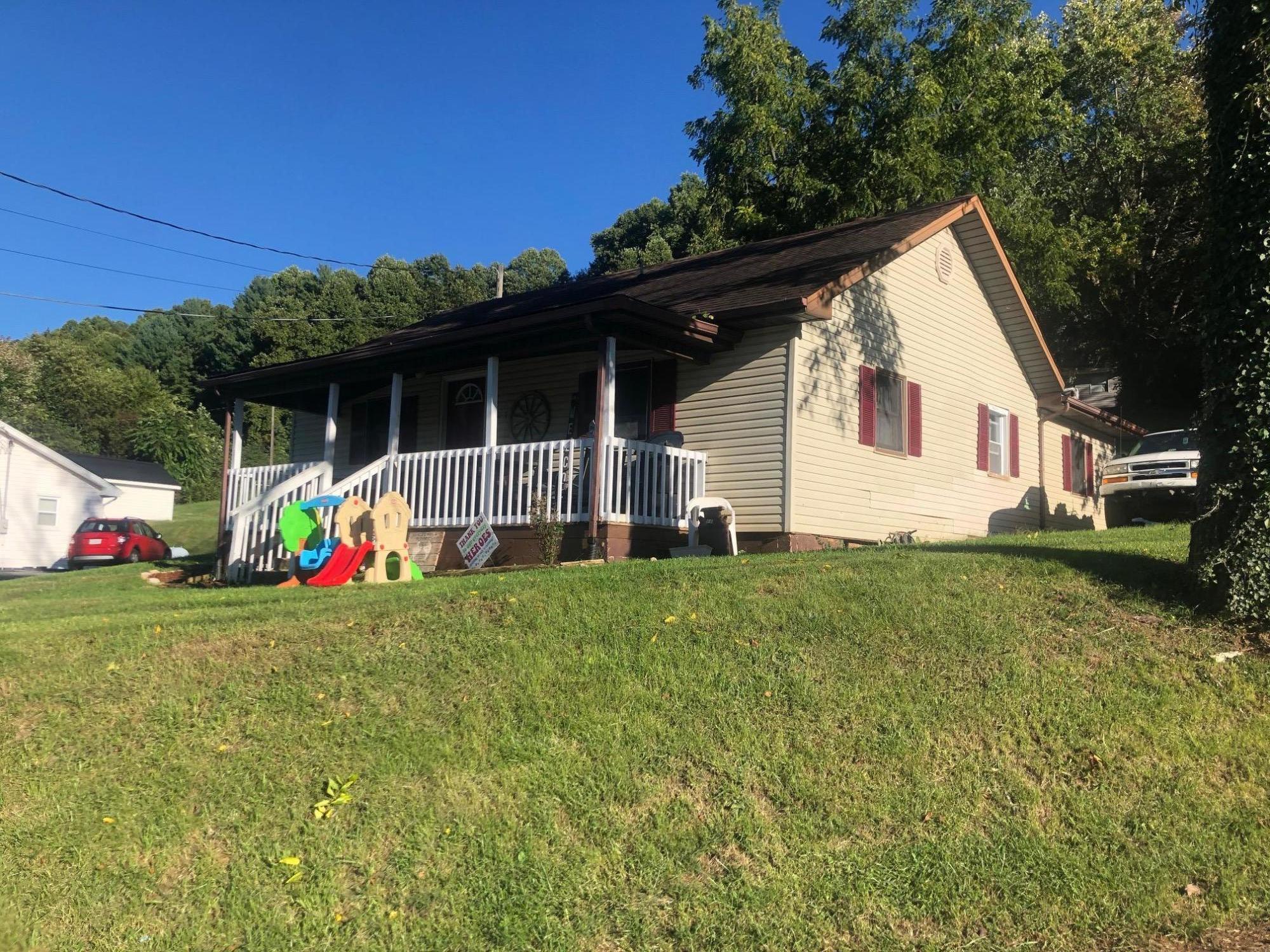 105-107 Sims Hill Road Elizabethton, TN 37643 - Photo 2 of 16 IMG_2380