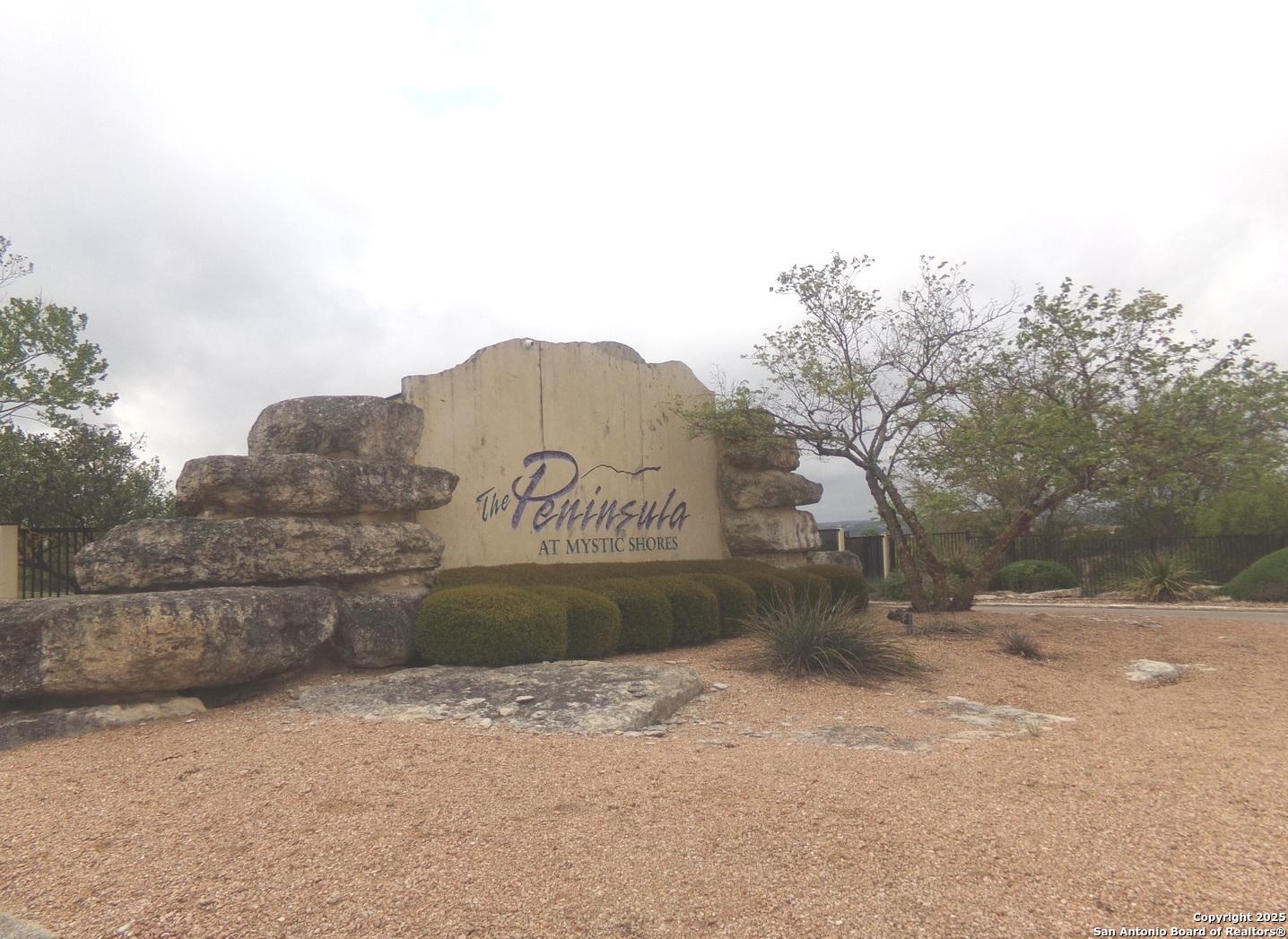 a view of outdoor space with a garden