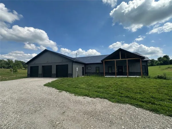 $460,000 | 20691 Kansas Avenue, Tonganoxie, KS 66086