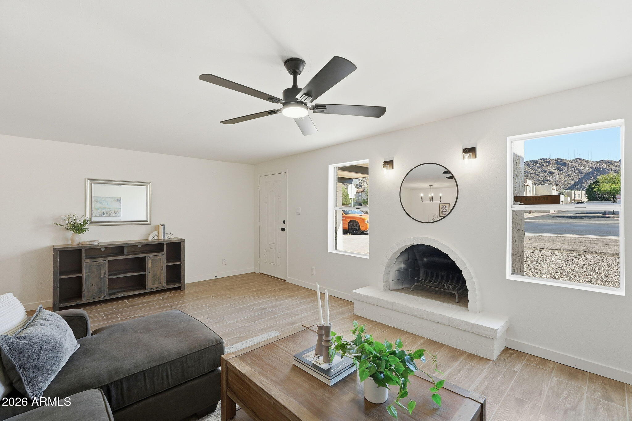 720 East Dobbins Road Phoenix, AZ 85042 - Photo 1 of 34 ListerPros_003