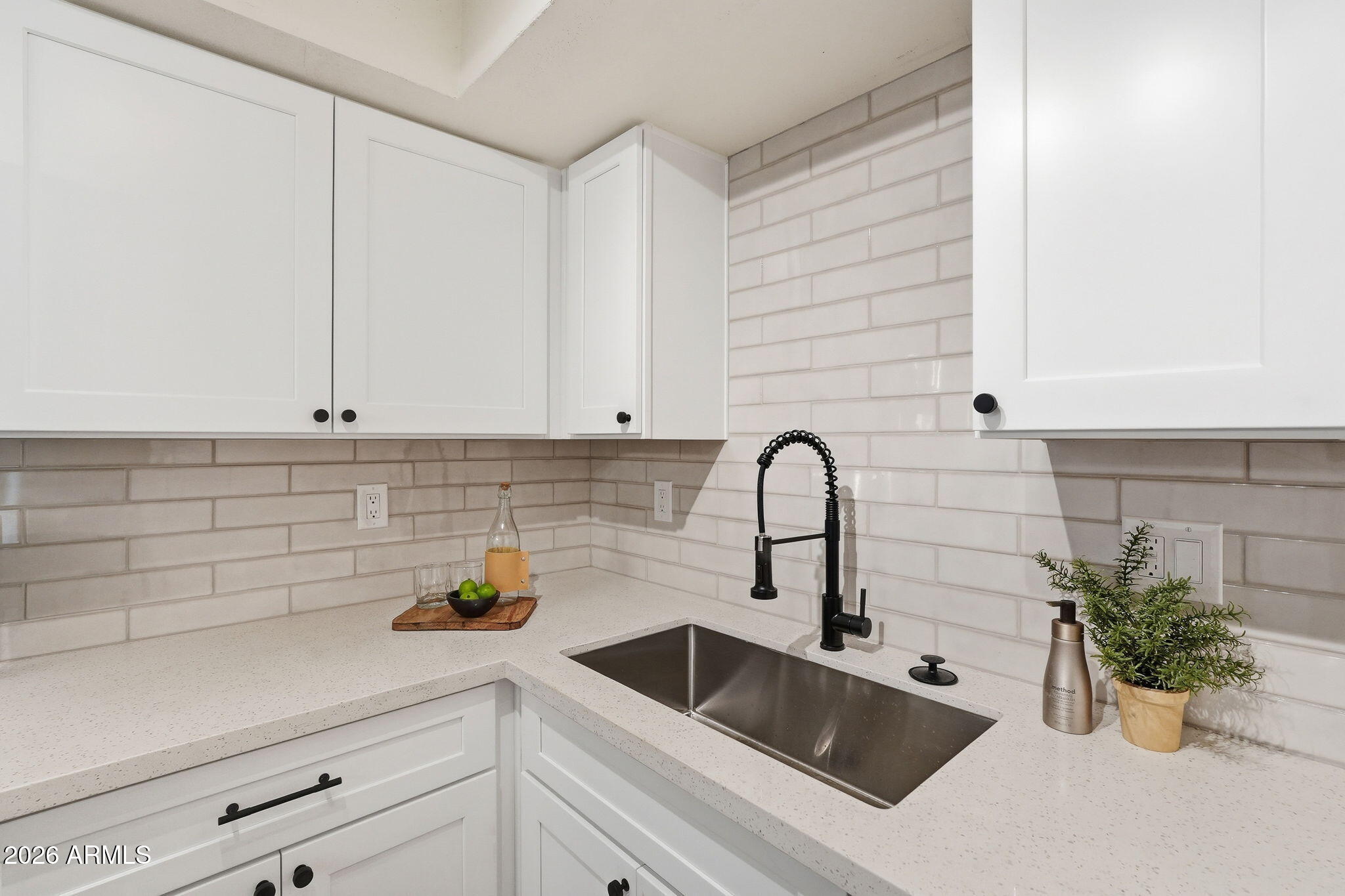 720 East Dobbins Road Phoenix, AZ 85042 - Photo 14 of 34 Kitchen