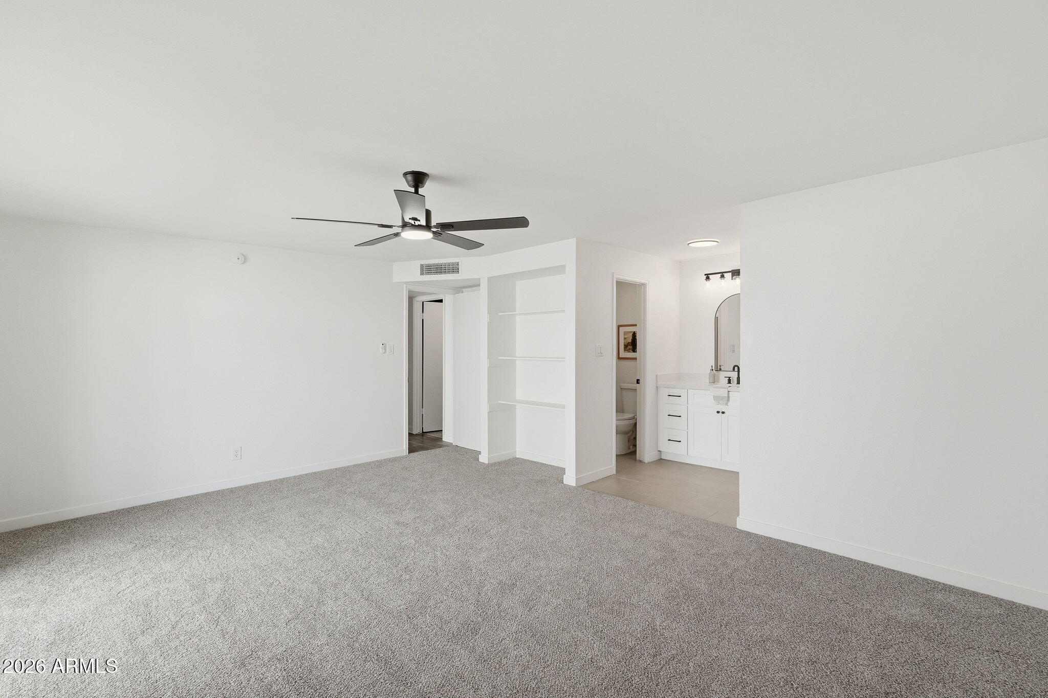 720 East Dobbins Road Phoenix, AZ 85042 - Photo 19 of 34 Primary Suite