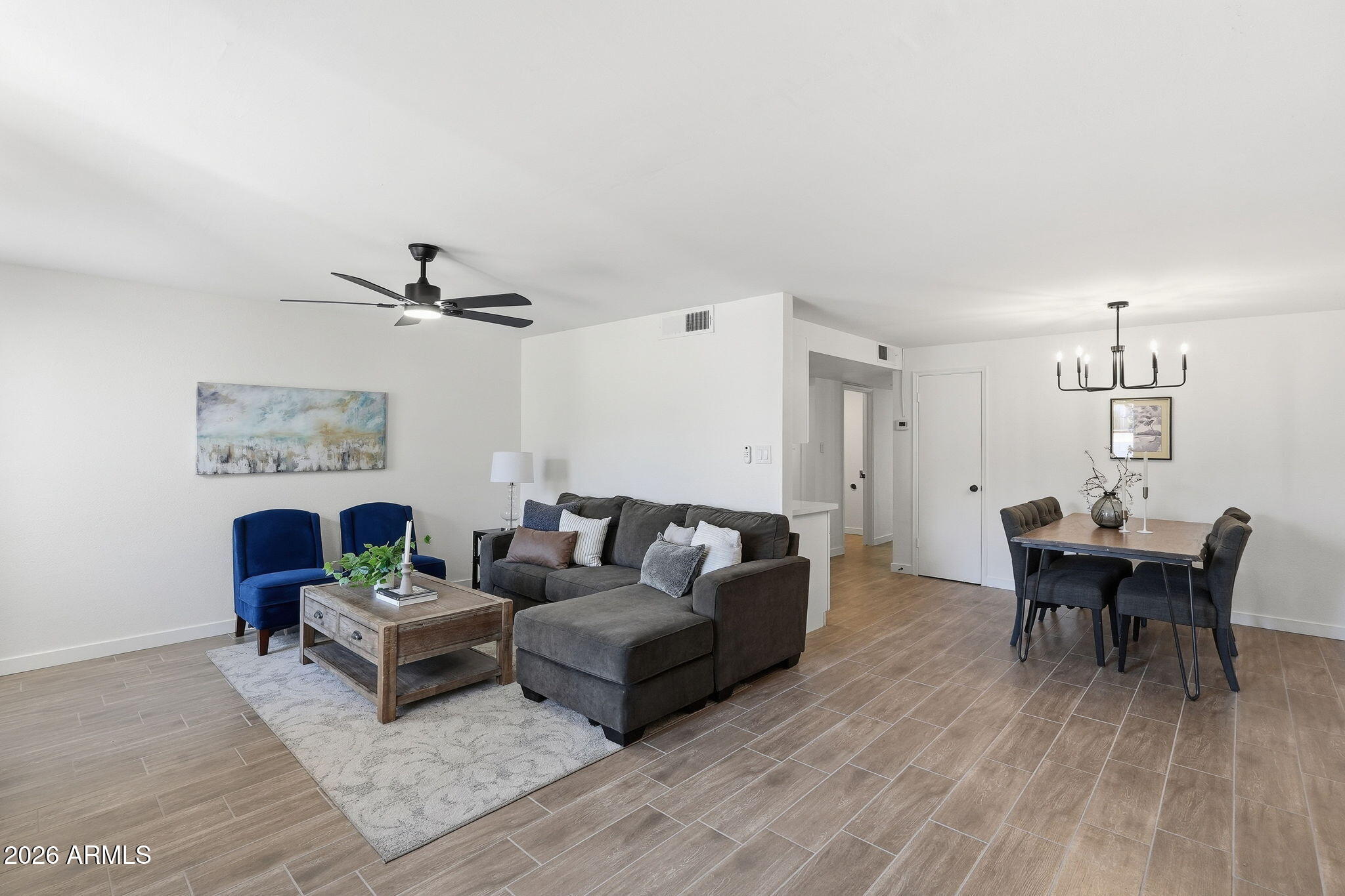 720 East Dobbins Road Phoenix, AZ 85042 - Photo 9 of 34 Living Room