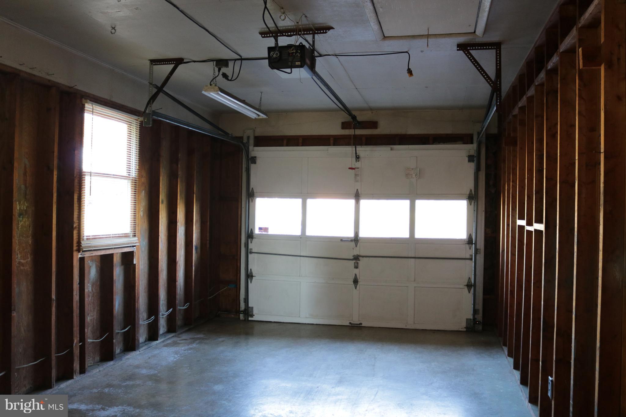 12034 St Paul Road Clear Spring, MD 21722 - Photo 5 of 32 Attached garage opens to enclosed breezeway