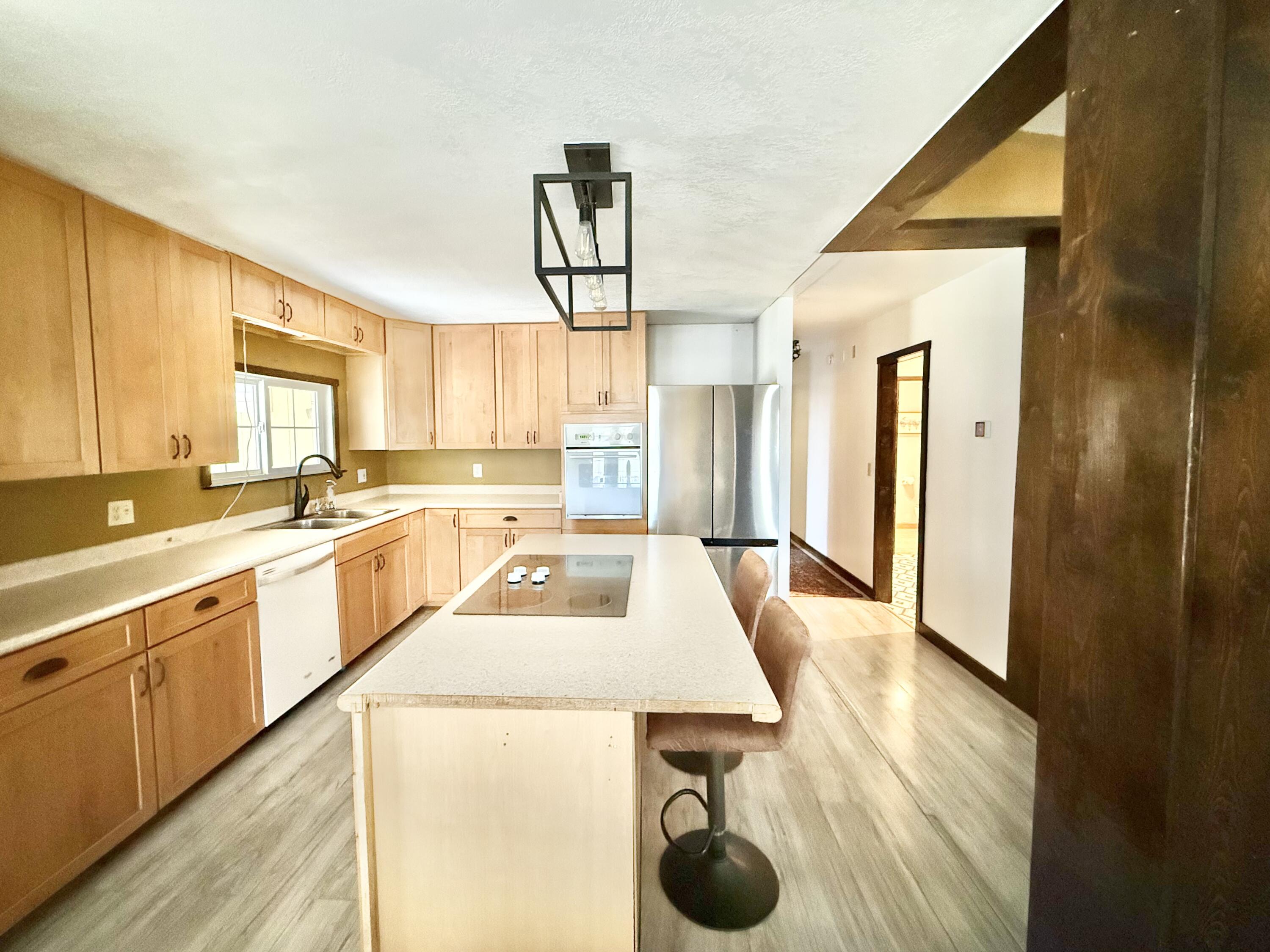 2383 Blue Pool Way Chiloquin, OR 97624 - Photo 13 of 48 KITCHEN
