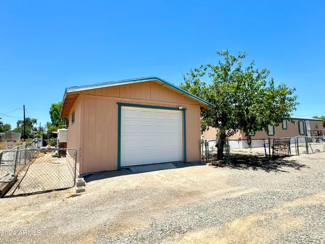 $165,000 | 71154 Highway 60, Wenden, AZ 85357