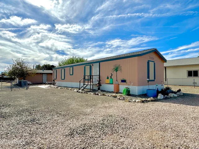 $165,000 | 71154 Highway 60, Wenden, AZ 85357
