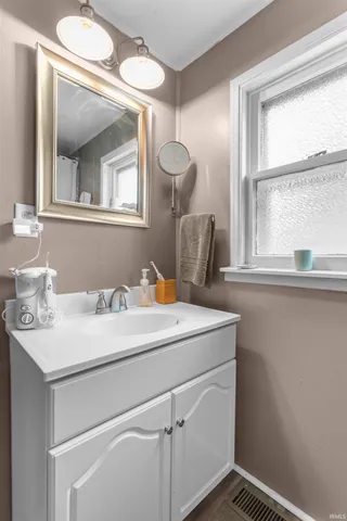 $240,000 | 136 1/2 West 7th Street, Peru, IN 46970