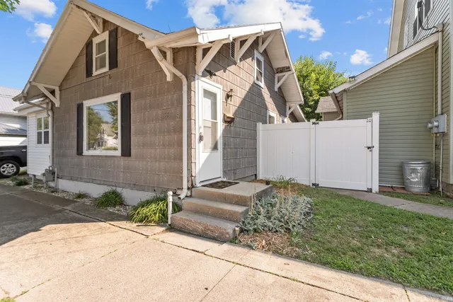 $240,000 | 136 1/2 West 7th Street, Peru, IN 46970