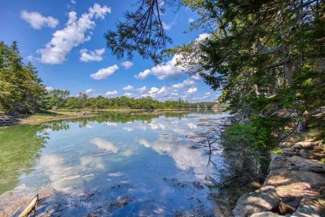 $995,000 | 44-4 Windrush Lane, Boothbay, ME 04537