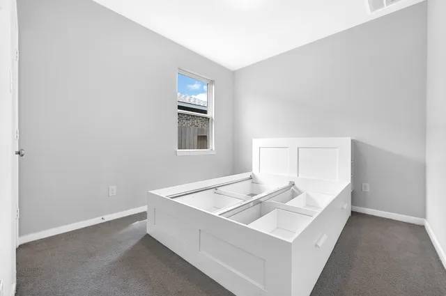 a view of empty room with window