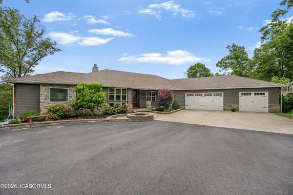 $899,900 | 12749 County Road 4021, Holts Summit, MO 65043
