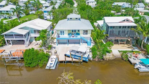 $8,000 | 1296 Grand Canal Drive, Naples, FL 34110