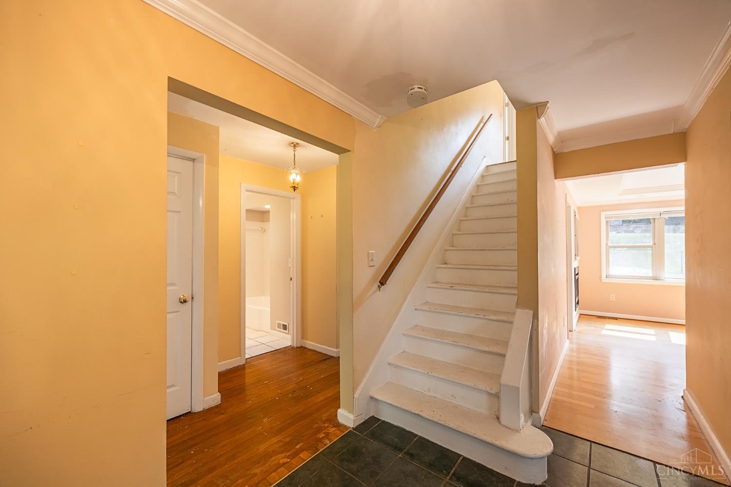 5046 Race Road Cincinnati, OH 45211 - Photo 9 of 56
