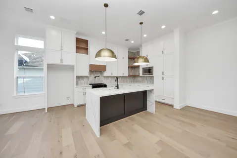 $575,000 | 923 Fisher Street, Unit A, Houston, TX 77018