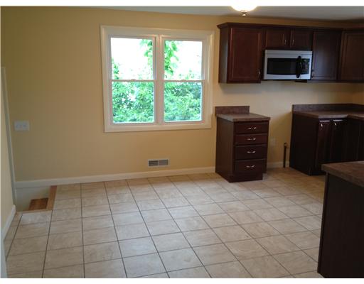 118 Raphael Avenue Providence, RI 02904 - Photo 11 of 14 Kitchen.