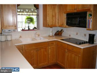 2476 High Road Huntingdon Valley, PA 19006 - Photo 6 of 12 Kitchen