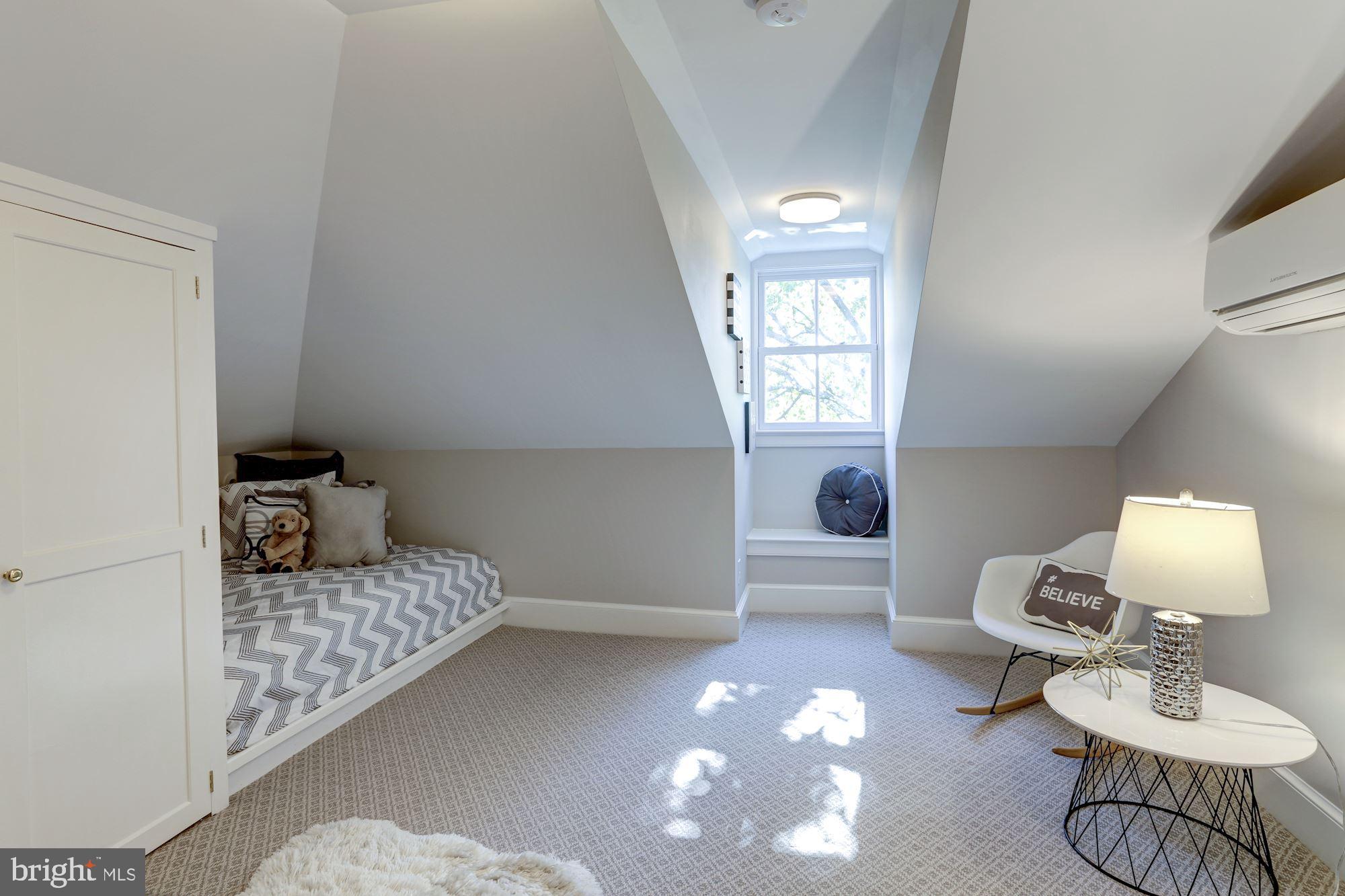 3306 R Street Northwest Washington, DC 20007 - Photo 32 of 38 Darling reading nook