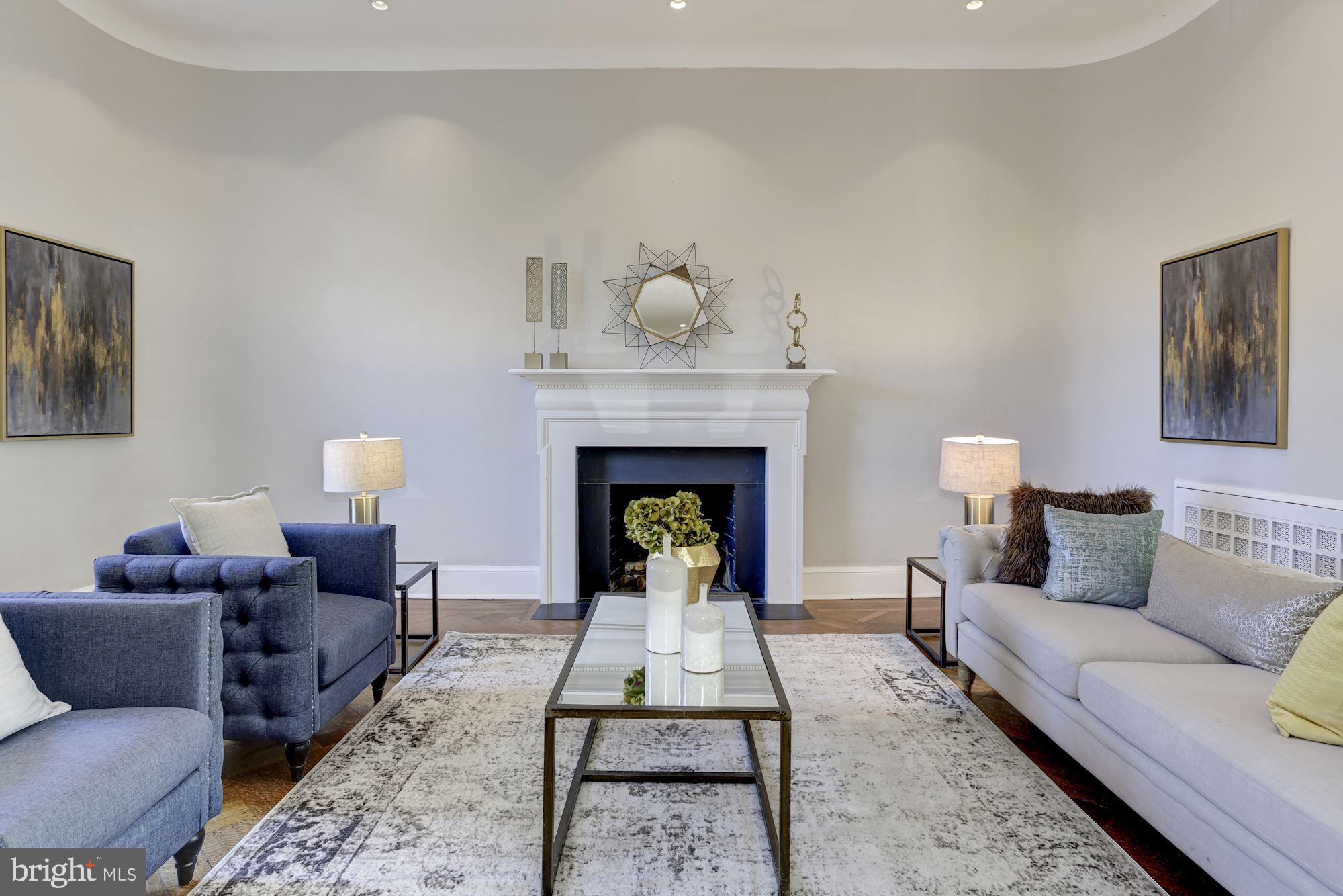 3306 R Street Northwest Washington, DC 20007 - Photo 8 of 38 11' 8" foot ceiling, a grand living room space!