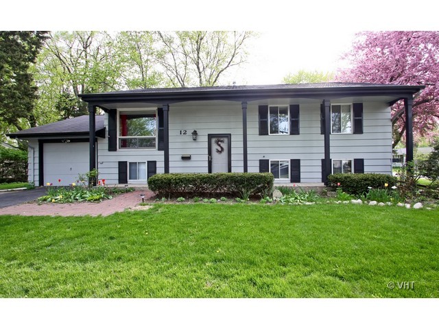 12 Laurel Trail Wheeling, IL 60090 - Photo 1 of 11
