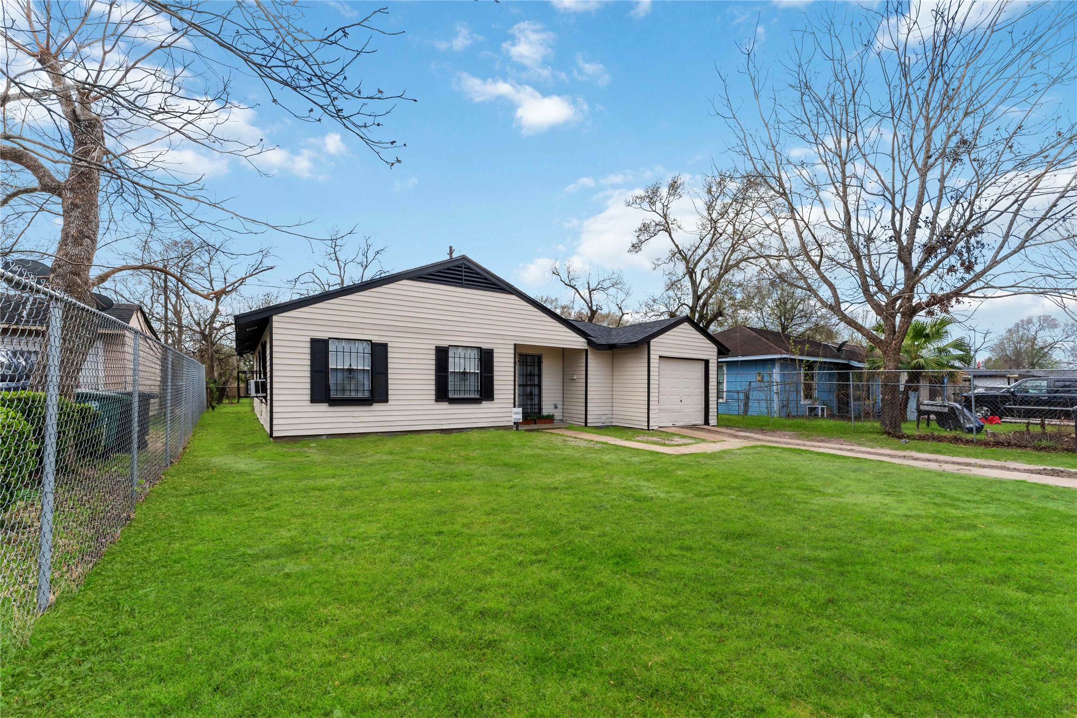 4814 Burma Road Houston, TX 77033 - Photo 16 of 16