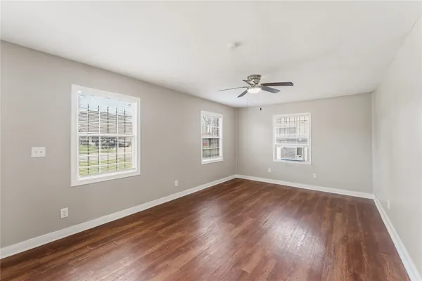 $1,400 | 4814 Burma Road, Houston, TX 77033