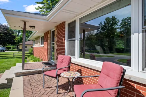 $589,000 | 4 Garden Court, Prospect Heights, IL 60070
