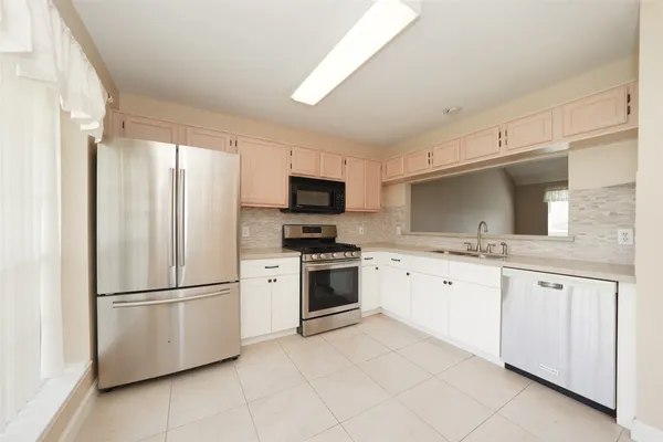 $220,000 | 2918 Silver Cedar Trail, Katy, TX 77449