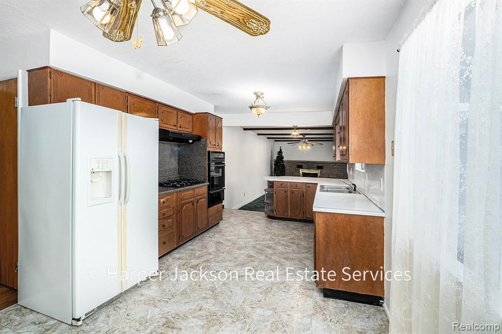 11637 Lansing Road Durand, MI 48429 - Photo 9 of 43 Gallery Image 9