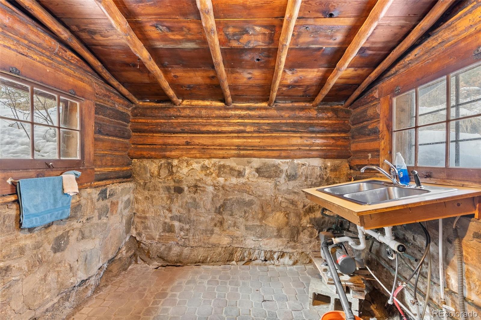 20650 Seminole Road Indian Hills, CO 80454 - Photo 9 of 30