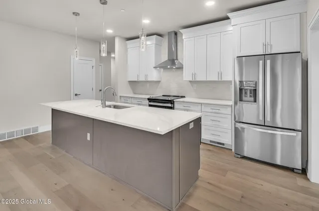 $469,900 | 601 Valley Pointe Drive, Niskayuna, NY 12309