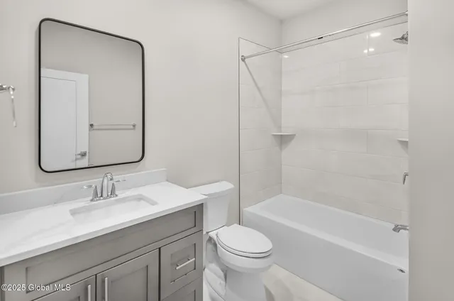 $469,900 | 601 Valley Pointe Drive, Niskayuna, NY 12309