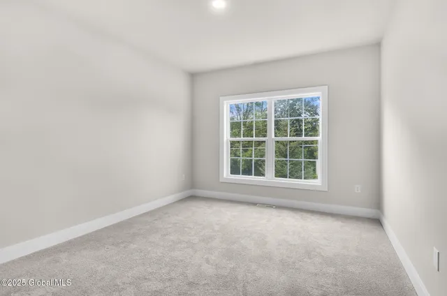 $469,900 | 601 Valley Pointe Drive, Niskayuna, NY 12309