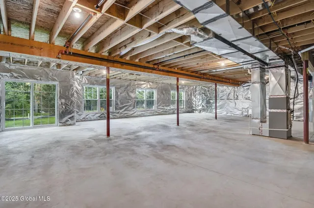 $469,900 | 601 Valley Pointe Drive, Niskayuna, NY 12309