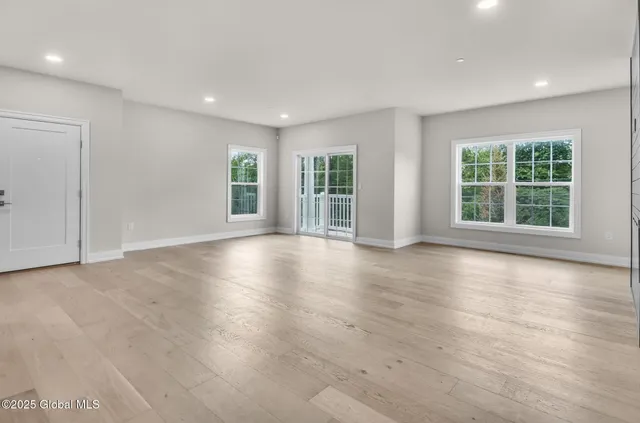 $469,900 | 601 Valley Pointe Drive, Niskayuna, NY 12309