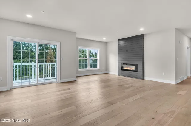 $469,900 | 601 Valley Pointe Drive, Niskayuna, NY 12309