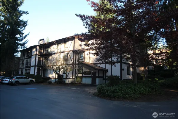 $235,000 | 4501 Grandview Drive West, Unit T304, Tacoma, WA 98466