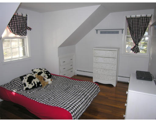 87 Hartwell Road Bedford, MA 01730 - Photo 11 of 14 Gallery Image 11