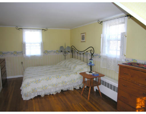 87 Hartwell Road Bedford, MA 01730 - Photo 9 of 14 Gallery Image 9