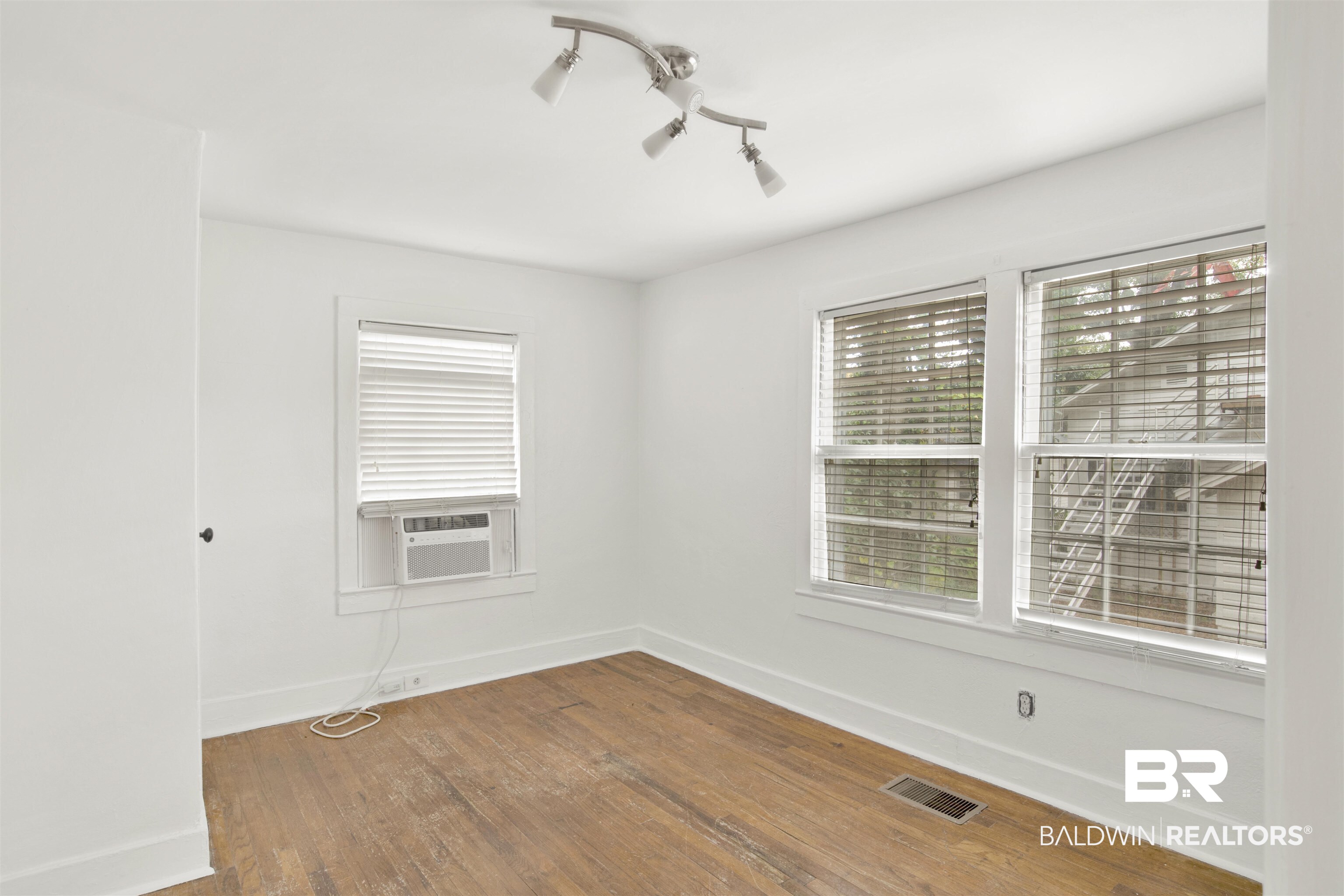 11 Van Heuval Street Mobile, AL 36606 - Photo 30 of 33