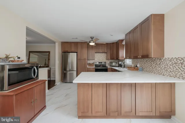 $729,950 | 6005 Southward Way, Alexandria, VA 22315