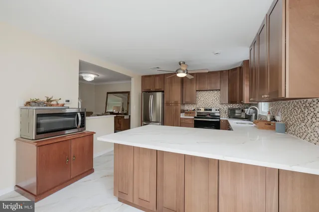 $729,950 | 6005 Southward Way, Alexandria, VA 22315