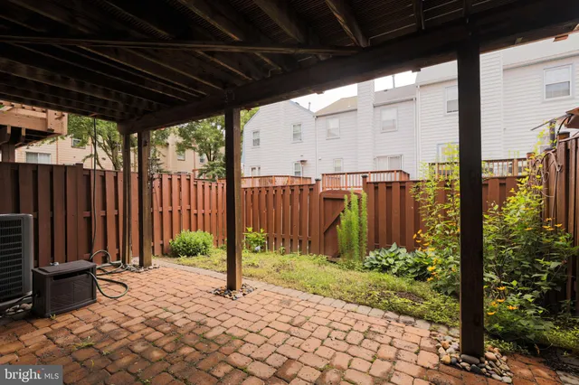 $729,950 | 6005 Southward Way, Alexandria, VA 22315